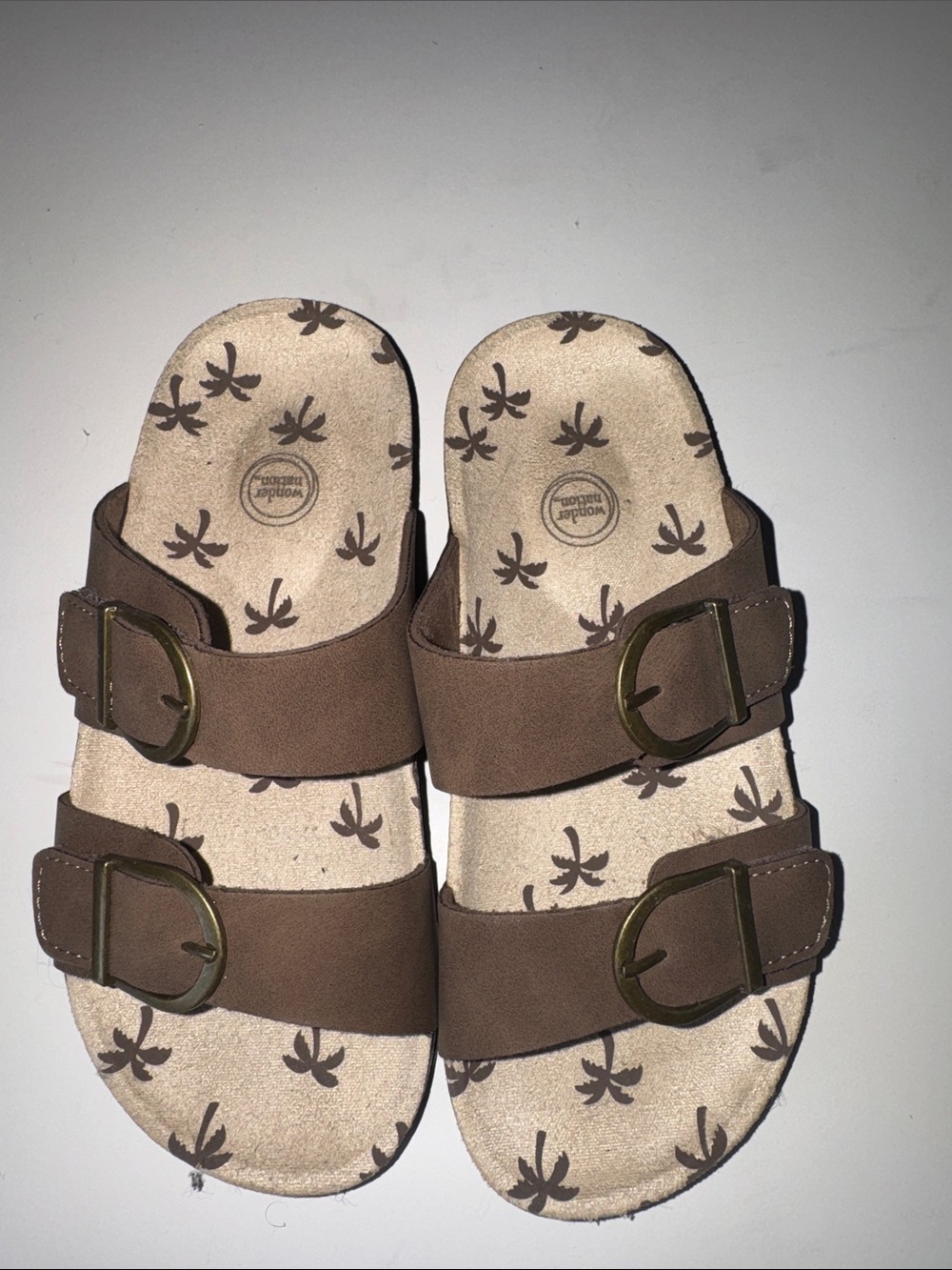 NWOT Wonder nation Brown Double-Buckle Slides with Palm Print Footbed